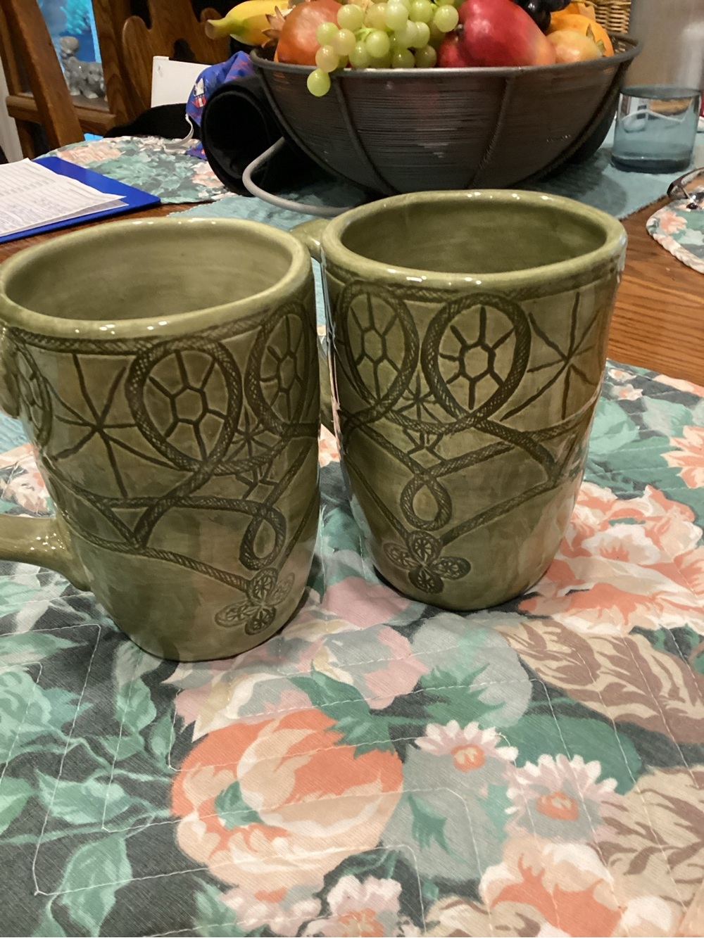 Handcrafted Olive Green Ceramic Mug Set - Decorative Pattern